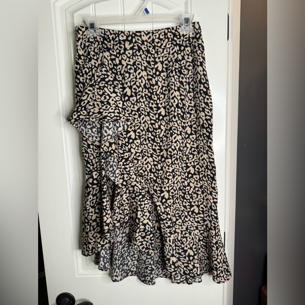 Midi ruffle leopard print skirt